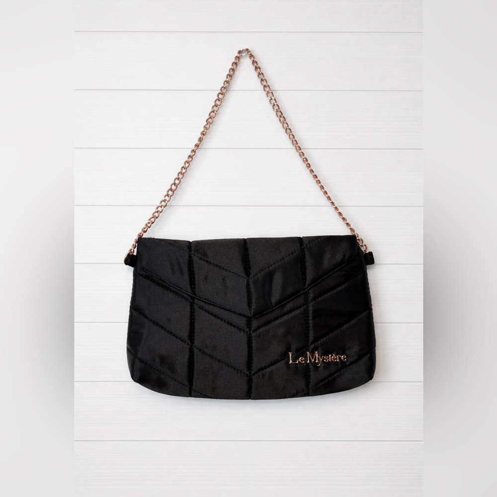 Le Mystere Elegant Black Quilted Shoulder Bag